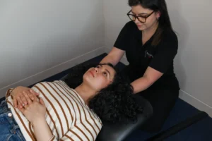 Comparison between chiropractor and physiotherapist by Spine and Posture Care for treatment needs